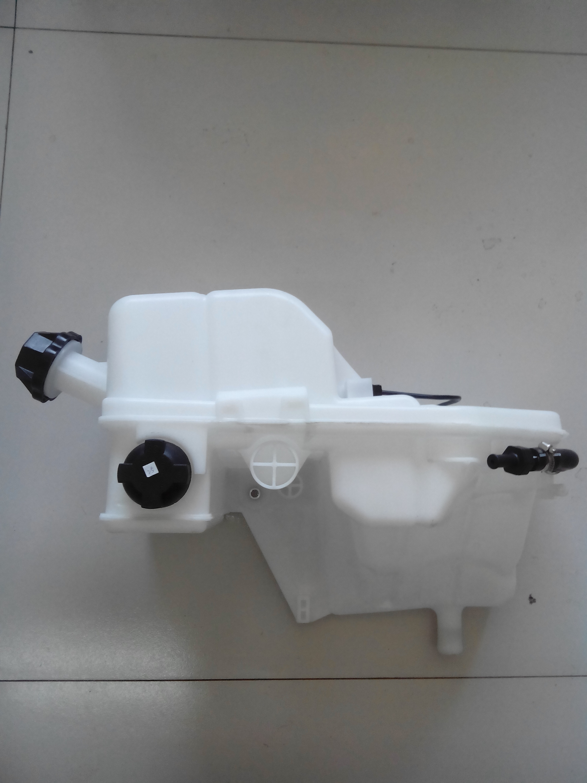 北汽福田戴姆勒重卡H4膨胀水箱总成